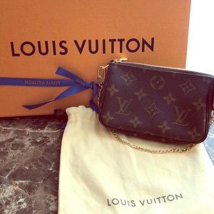 Authentic Louis Vuitton Mini Pochette w/ receipt